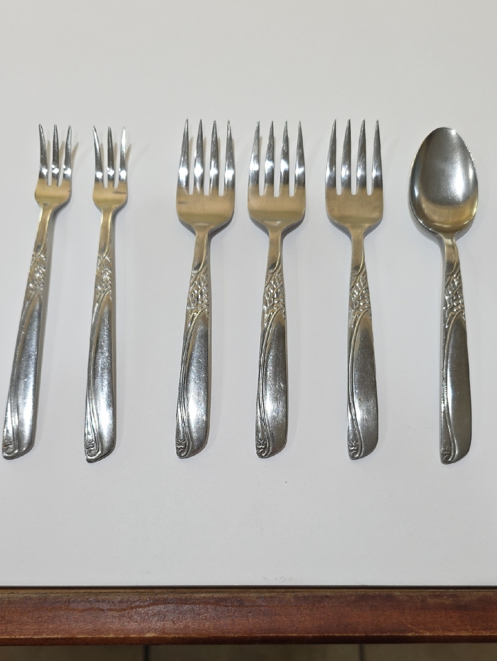 NS Co National Stainless Co. Sharrow Grapevine Silver Dessert Forks, Spoon Set